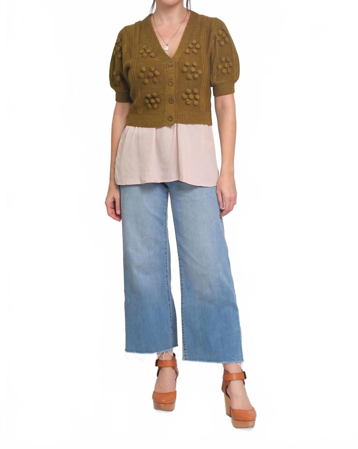 Колби Свитер с буфами в ярком оливковом ENDLESS BLU.
Колби Свитер с буфами в ярком оливковом ENDLESS BLU.