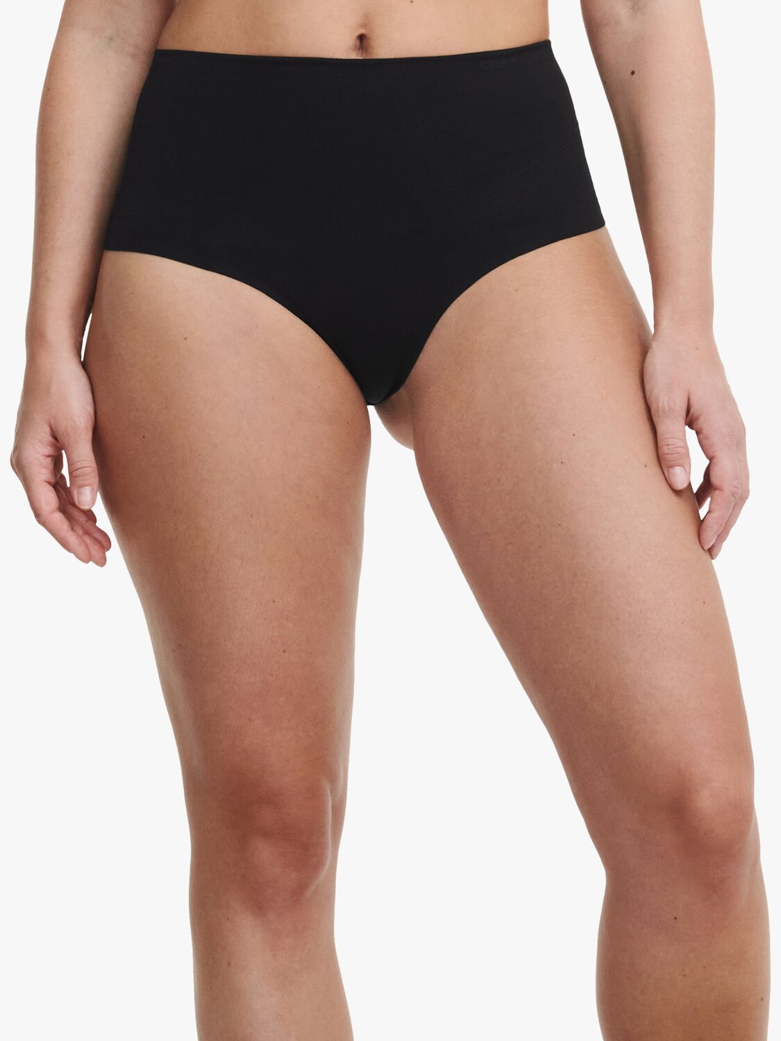 Легкие трусики-стринги с высокой талией Chantelle, черный
Легкие трусики-стринги с высокой талией Chantelle, черный