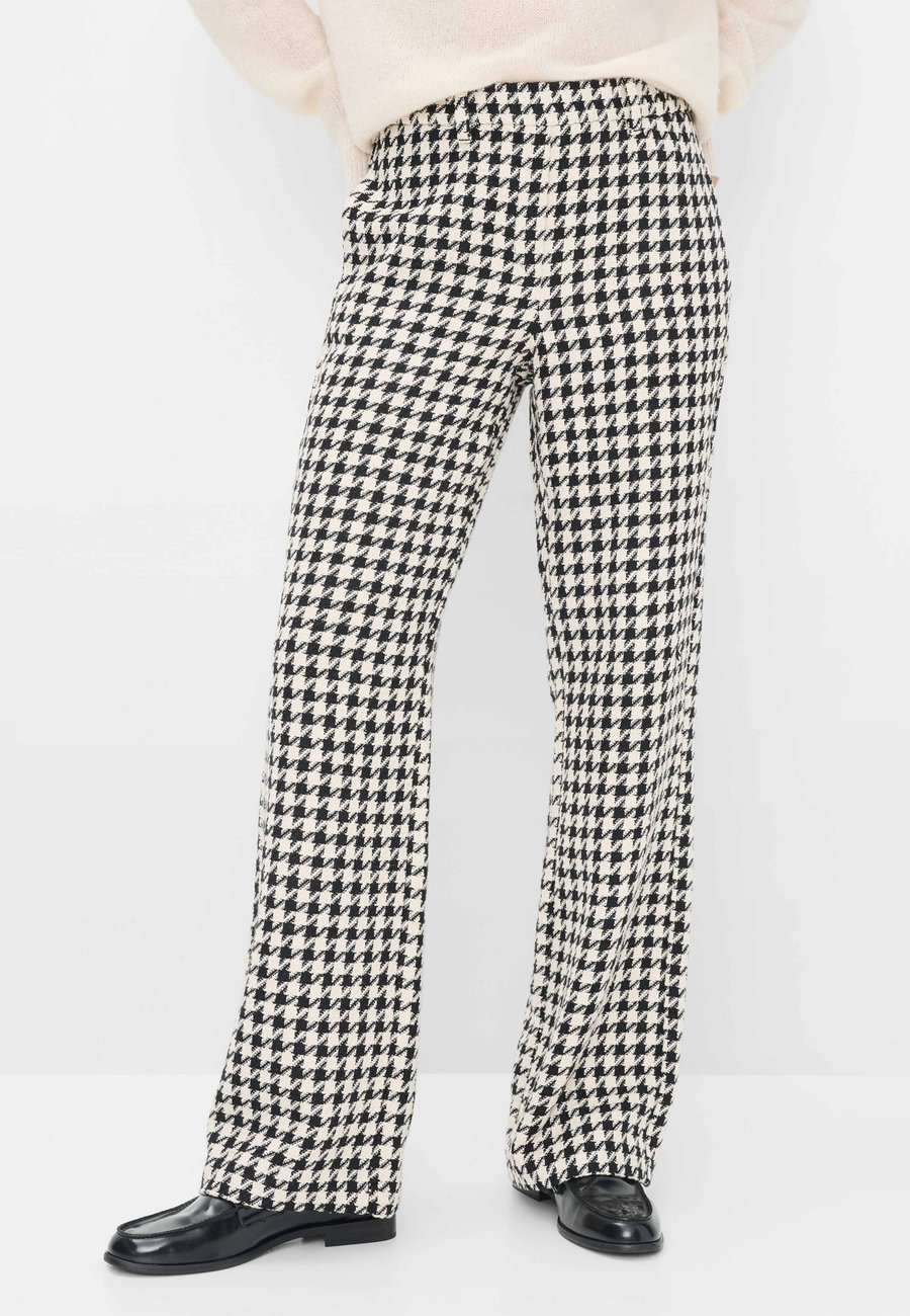 Брюки BRAX STYLE MAINE, Black
Брюки BRAX STYLE MAINE, Black