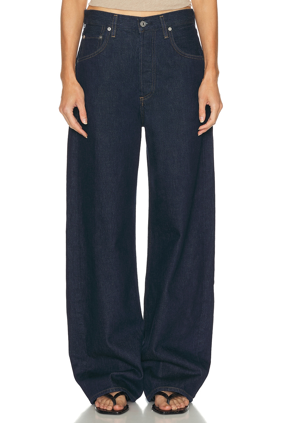 Джинсы Ayla Baggy Citizens Of Humanity, Amherst
Джинсы Ayla Baggy Citizens Of Humanity, Amherst