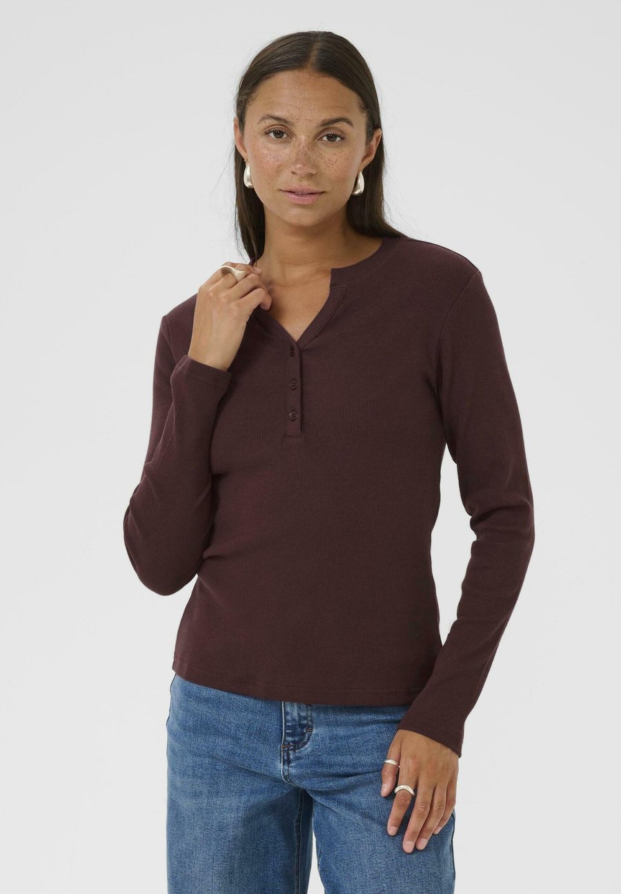 Топ Kaffe CARLA HENLEY , Fudge/Bordeaux
Топ Kaffe CARLA HENLEY , Fudge/Bordeaux