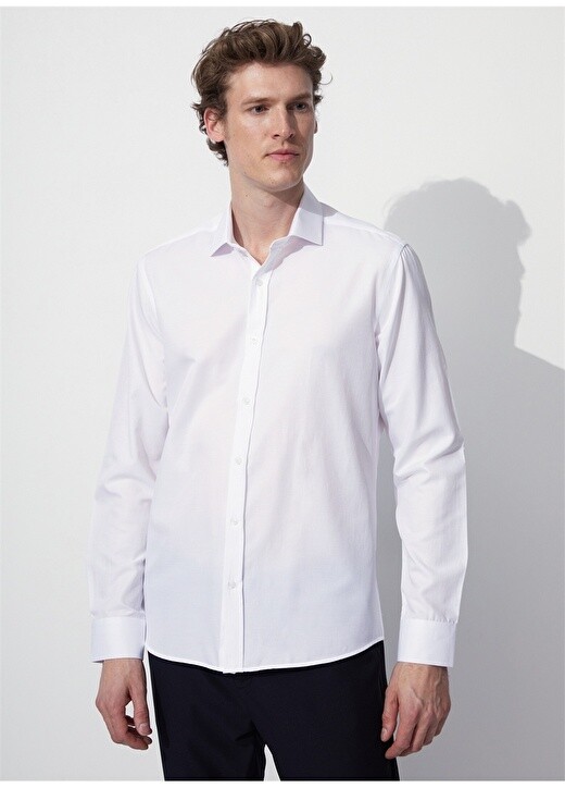 Базовая мужская рубашка с воротником Fabrika
Базовая мужская рубашка с воротником Fabrika