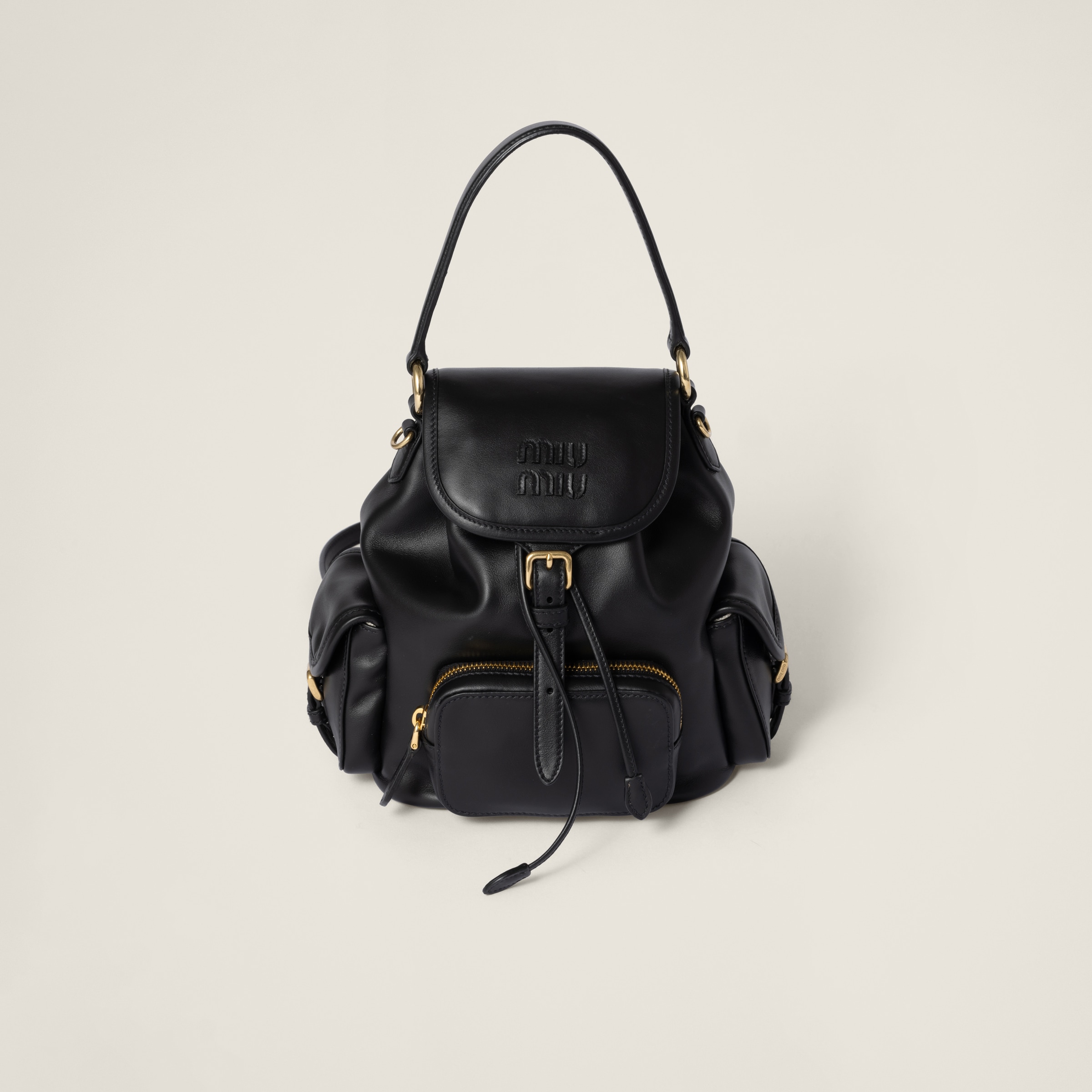 Кожаный рюкзак MIU MIU, черный
Кожаный рюкзак MIU MIU, черный