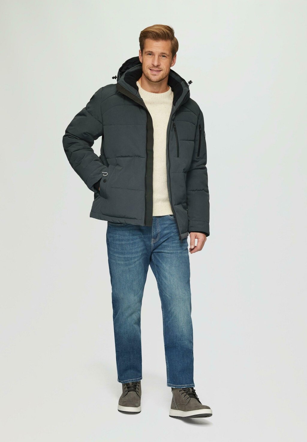 Зимняя куртка ABNEHMBARER KAPUZE s.Oliver, белый
Зимняя куртка ABNEHMBARER KAPUZE s.Oliver, белый