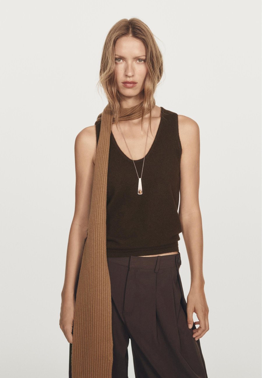 Топ Massimo Dutti CREW NECK, Mottled Dark Brown
Топ Massimo Dutti CREW NECK, Mottled Dark Brown