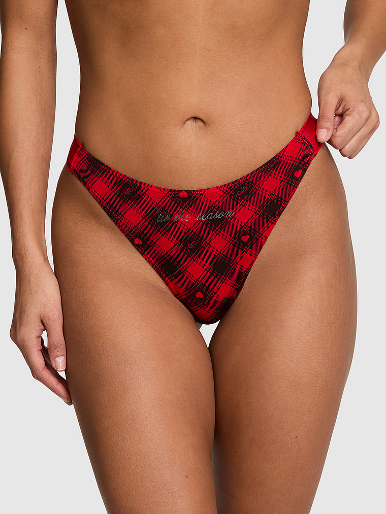 Трусики-Стринги с высоким вырезом и логотипом из блестящего хлопка Pink, smooth bright vermillion plaid print foil 'tis the season graphic
Трусики-Стринги с высоким вырезом и логотипом из блестящего хлопка Pink, smooth bright vermillion plaid print foil 'tis the season graphic