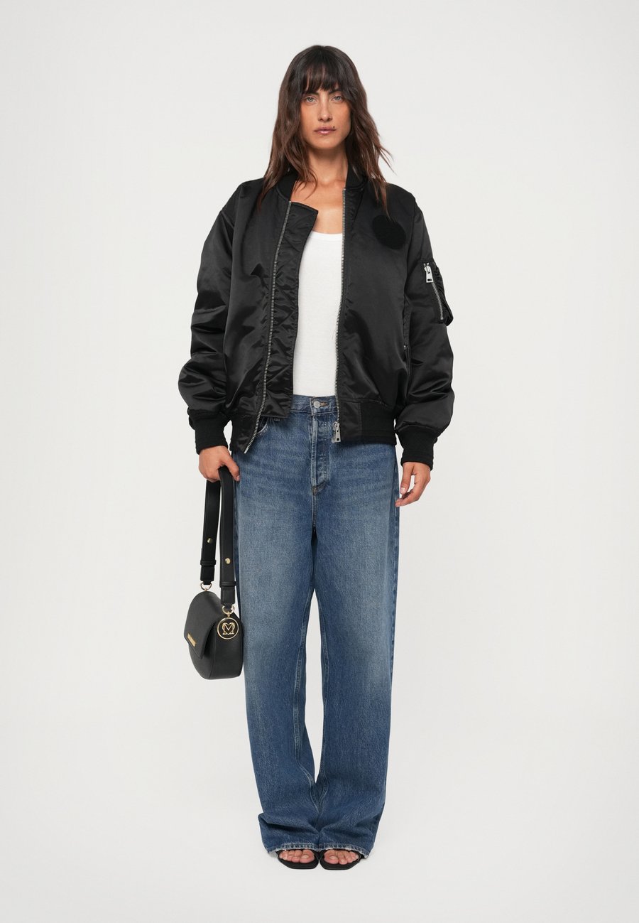 Сумка Love Moschino CHUNKY, Black
Сумка Love Moschino CHUNKY, Black