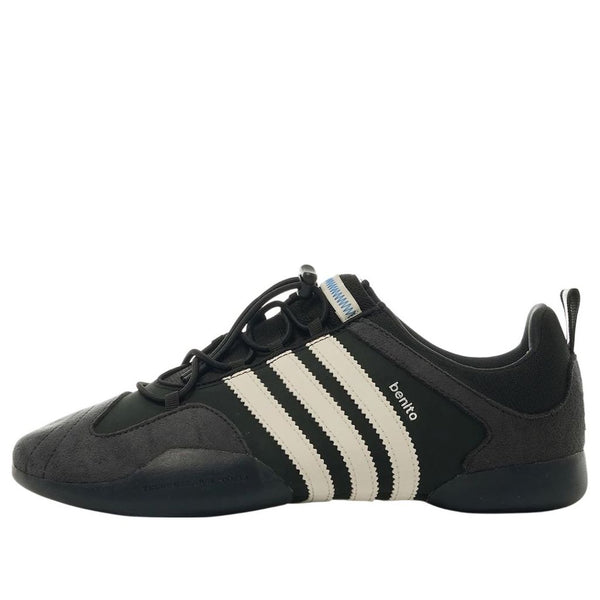 Кроссовки x bad bunny ballerina Adidas, черный
Кроссовки x bad bunny ballerina Adidas, черный