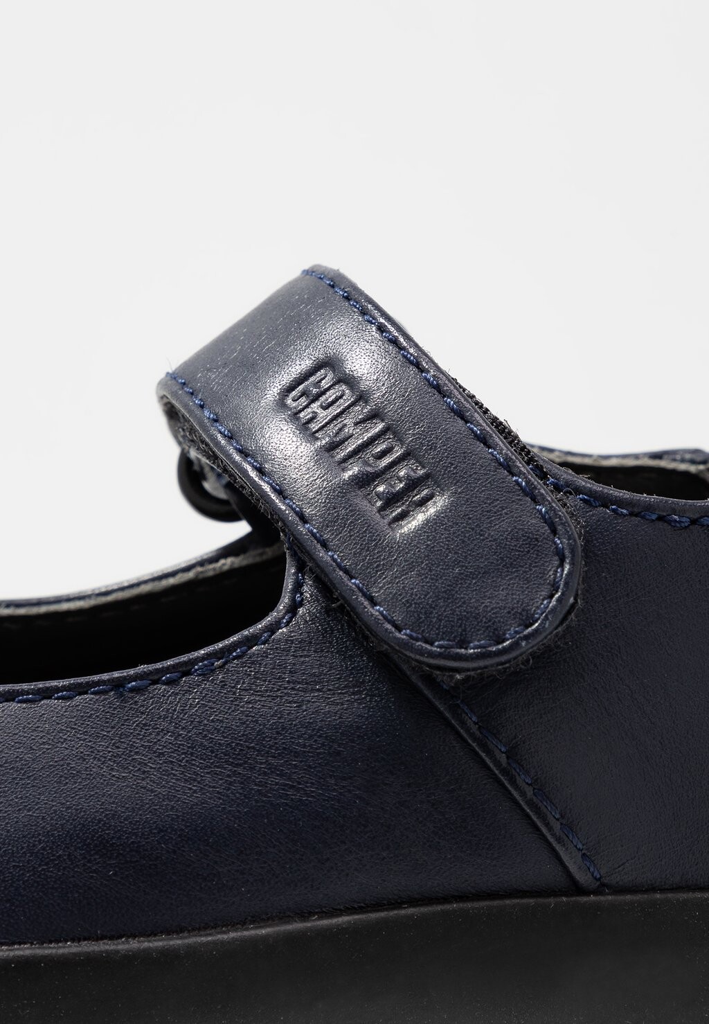 Балетки с ремешком на щиколотке SPIRAL COMET Camper, темно-синий
Балетки с ремешком на щиколотке SPIRAL COMET Camper, темно-синий