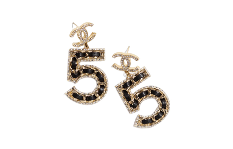 CHANEL Серьги-гвоздики женские черные
CHANEL Серьги-гвоздики женские черные