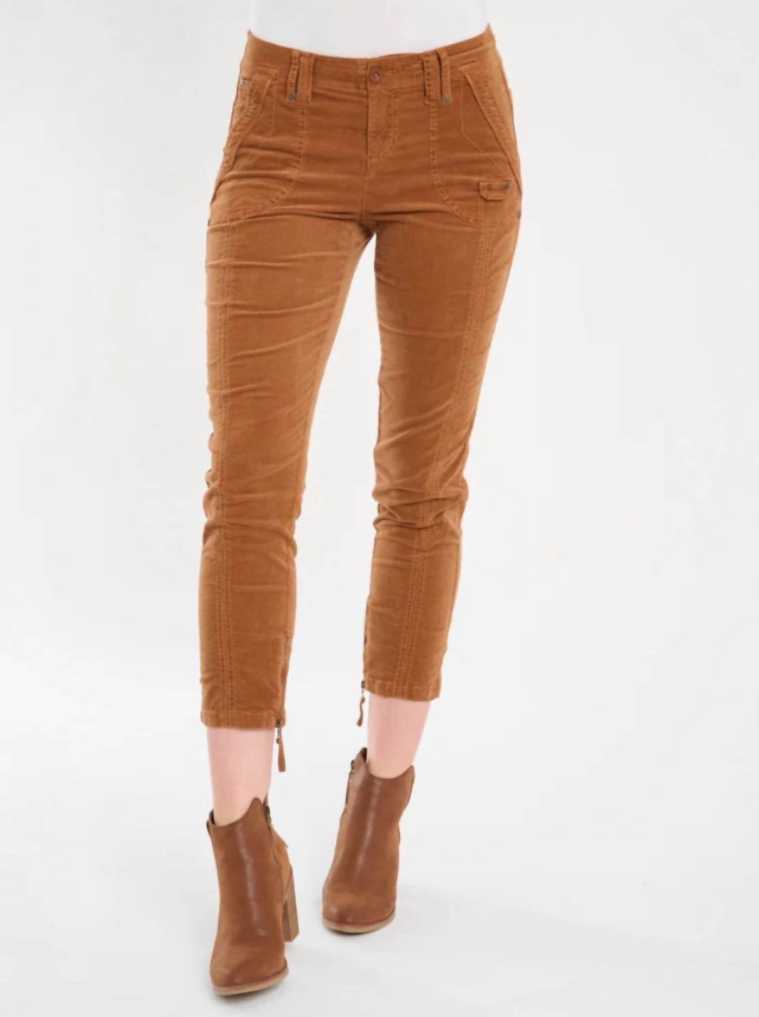 Вельветовые брюки Eliam цвета жженой хны Marrakech, цвет burnt henna
Вельветовые брюки Eliam цвета жженой хны Marrakech, цвет burnt henna