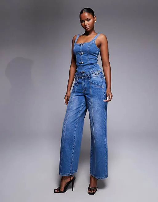 Синие мешковатые джинсы Liquor N Poker с пряжкой
Синие мешковатые джинсы Liquor N Poker с пряжкой