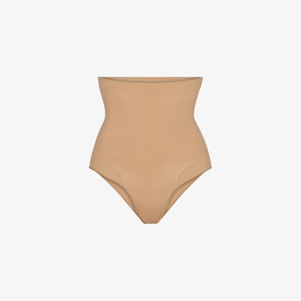 Моделирующие трусы из эластичной ткани с высокой посадкой Skims, цвет ochre
Моделирующие трусы из эластичной ткани с высокой посадкой Skims, цвет ochre