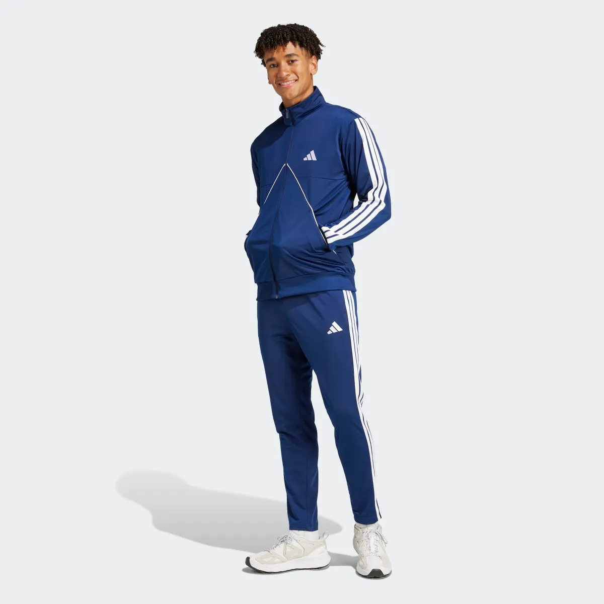 Мужской спортивный костюм Sportswear Tricot Tiro-Inspired adidas, темно-синий
Мужской спортивный костюм Sportswear Tricot Tiro-Inspired adidas, темно-синий