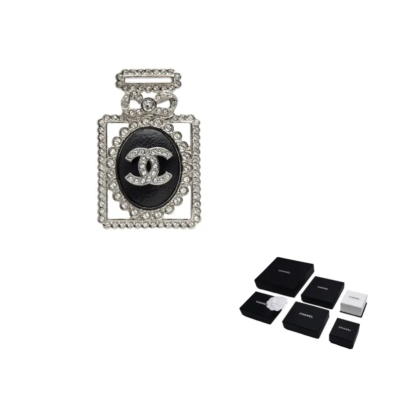 Брошь Women's CHANEL
Брошь Women's CHANEL