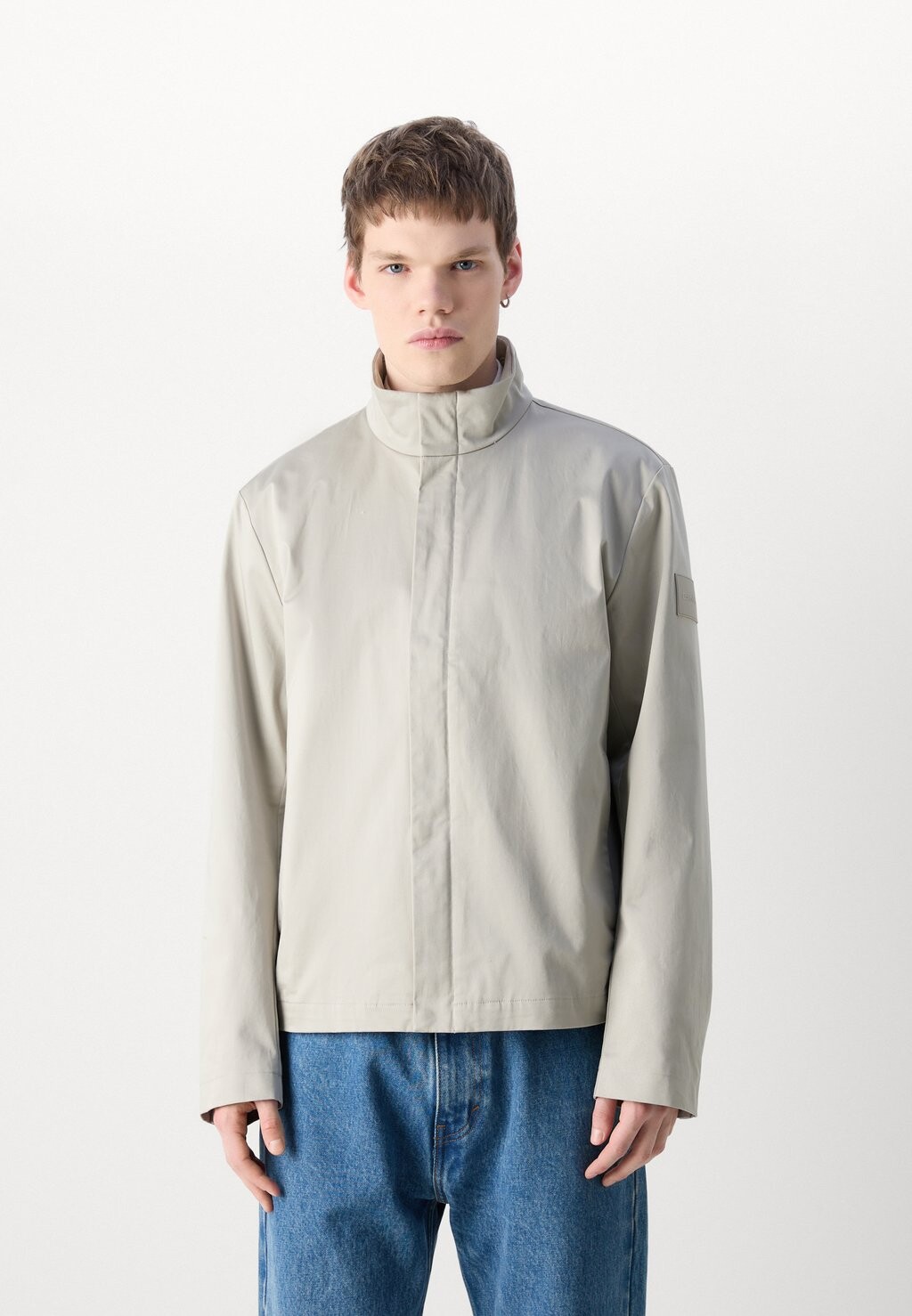 Летняя куртка BLOUSON Calvin Klein, серо-коричневый
Летняя куртка BLOUSON Calvin Klein, серо-коричневый