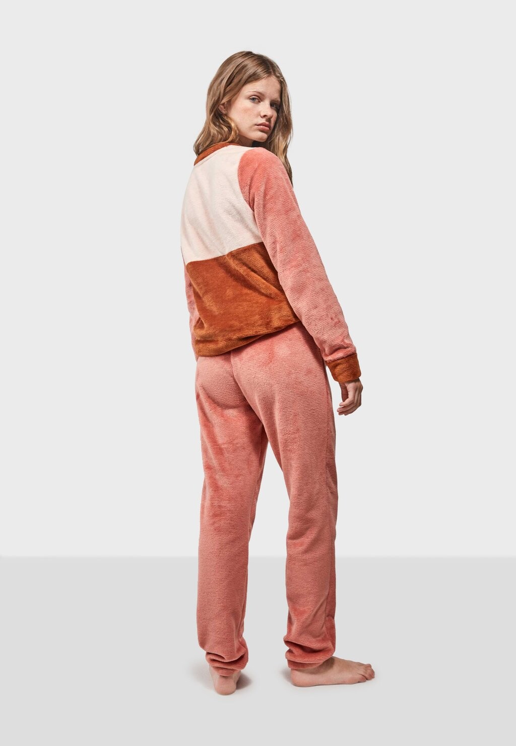 Пижамный комплект SET Gisela, розовый 
Пижамный комплект SET Gisela, розовый