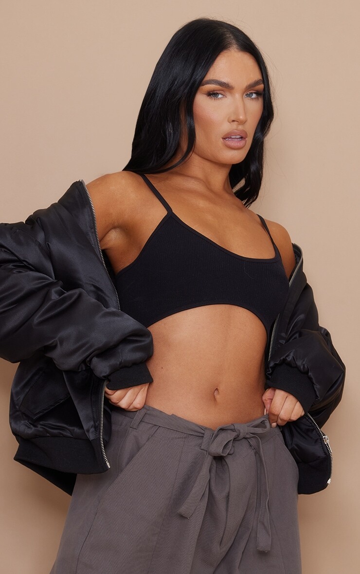 PrettyLittleThing Черный бюстгальтер без косточек с ремешками и структурированной контурной отделкой
PrettyLittleThing Черный бюстгальтер без косточек с ремешками и структурированной контурной отделкой