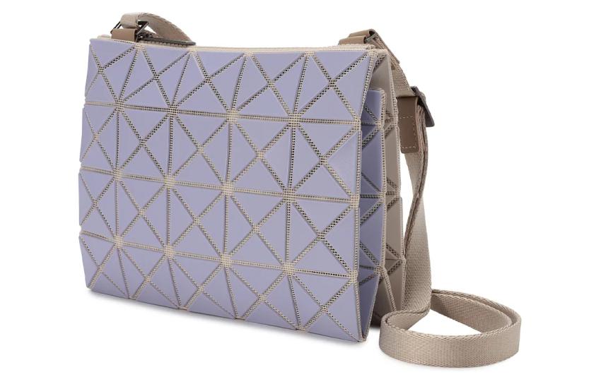 Сумка через плечо из поливинилхлоридной смолы, женская светло-фиолетовая и бежевая ISSEY MIYAKE
Сумка через плечо из поливинилхлоридной смолы, женская светло-фиолетовая и бежевая ISSEY MIYAKE