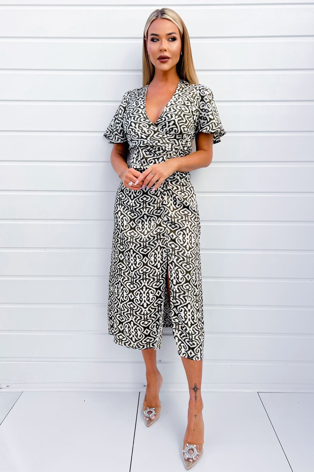 Платье миди с принтом и расклешенными рукавами Ax Paris, зеленый
Платье миди с принтом и расклешенными рукавами Ax Paris, зеленый