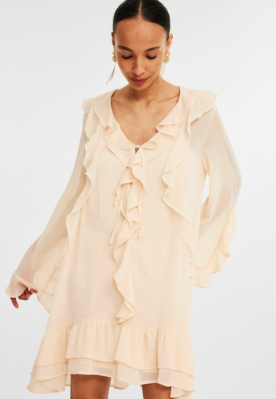 Платье Kappahl WITH FRILLS, Pink
Платье Kappahl WITH FRILLS, Pink