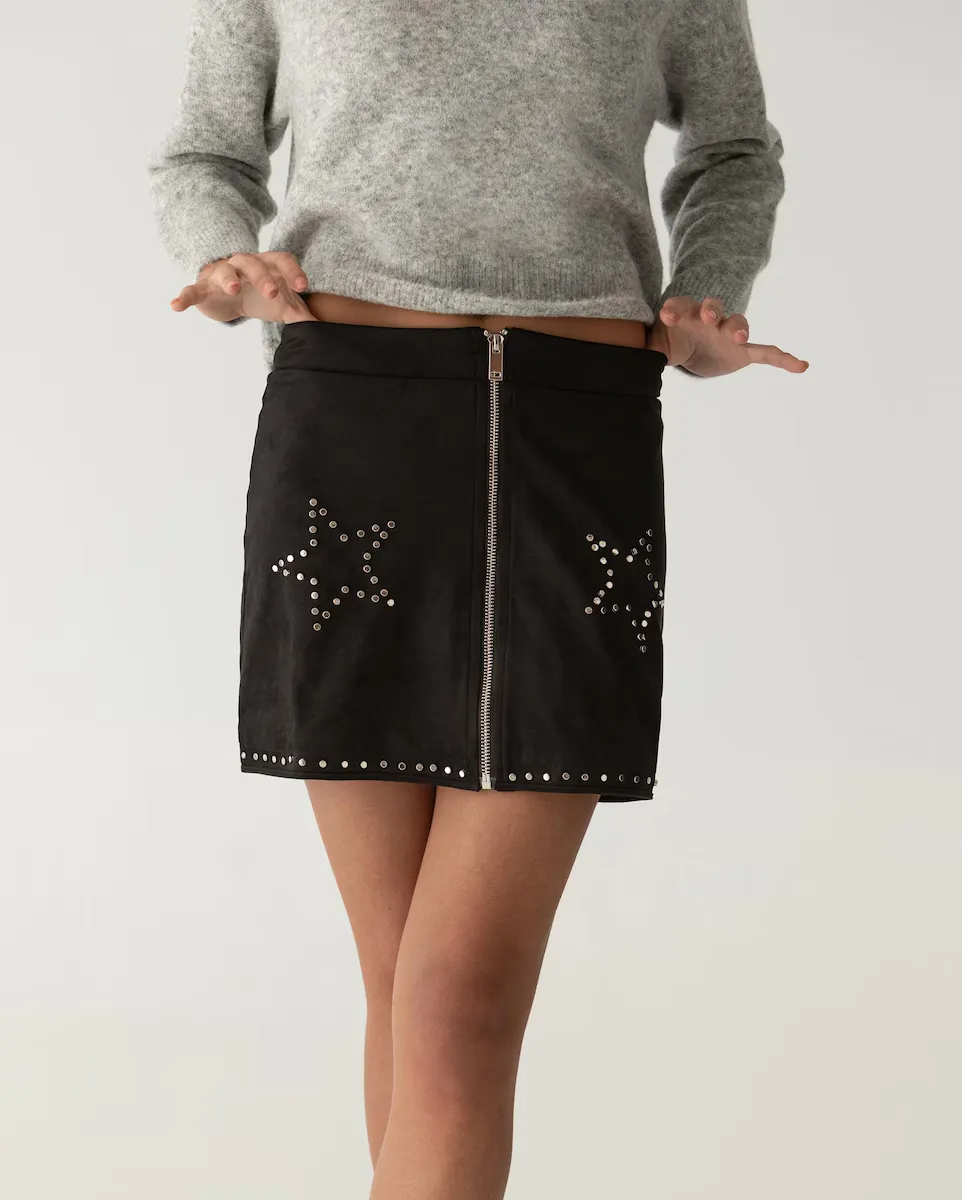 Замшевая юбка мини с заклепками и застежкой-молнией спереди Noon, чёрный
Замшевая юбка мини с заклепками и застежкой-молнией спереди Noon, чёрный