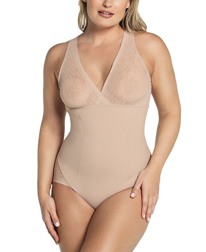 Женское боди с прозрачными полосками и скульптурными деталями Leonisa, тан/бежевый
Женское боди с прозрачными полосками и скульптурными деталями Leonisa, тан/бежевый