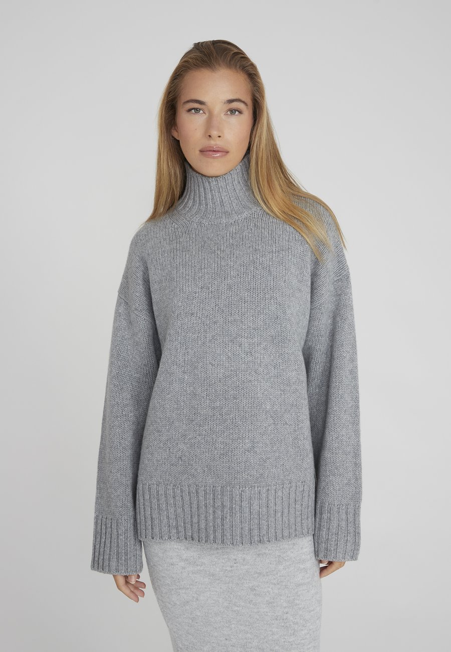 Джемпер Style Republic ROLLKRAGENPULLOVER OVERSIZED BOXY, Silver Melange/Grey
Джемпер Style Republic ROLLKRAGENPULLOVER OVERSIZED BOXY, Silver Melange/Grey