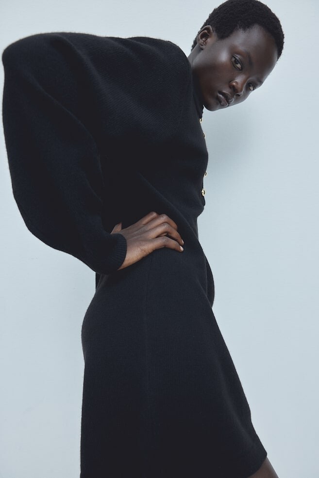 Платье тонкой вязки с воротником H&M, черный
Платье тонкой вязки с воротником H&M, черный