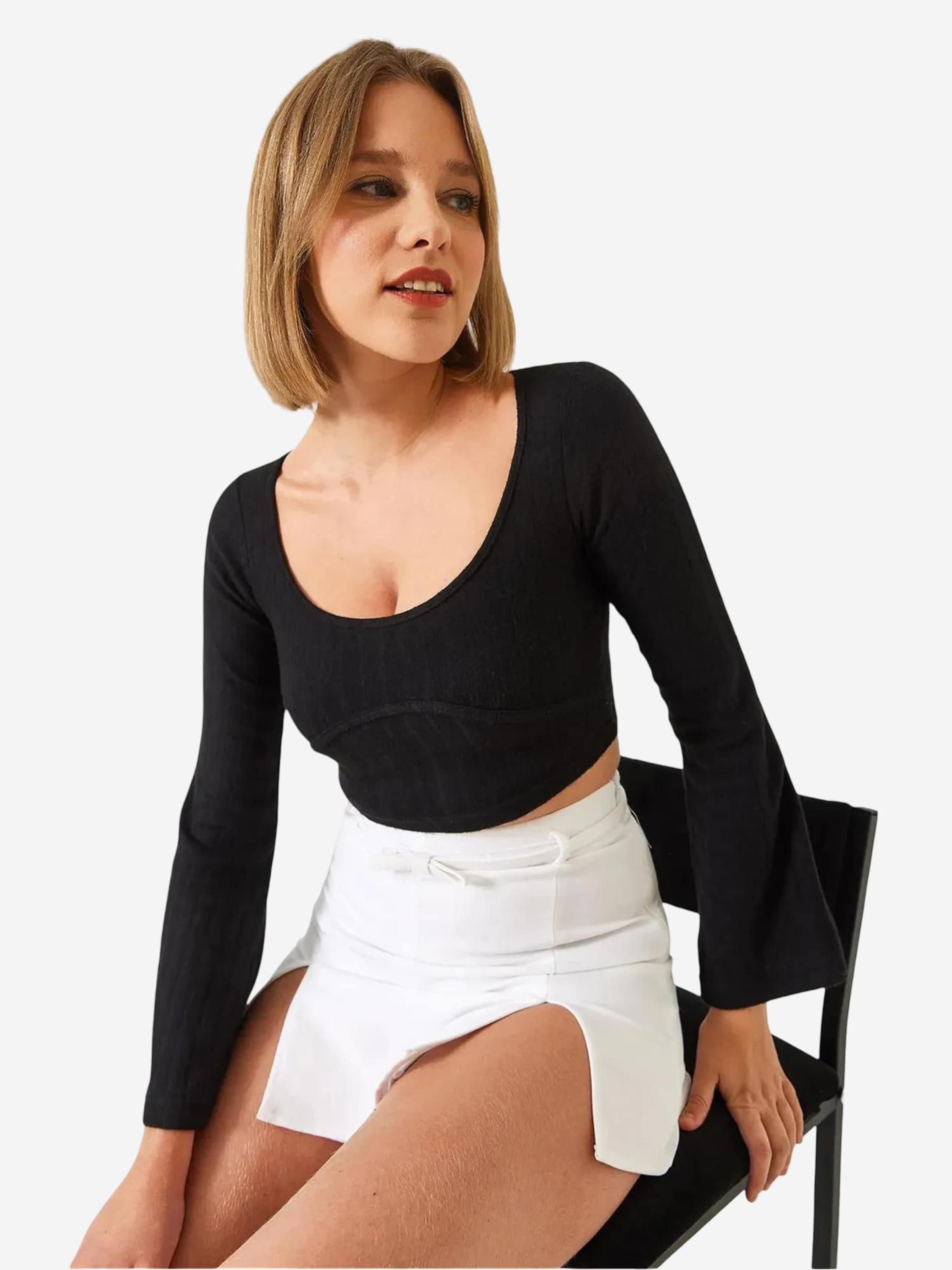 Bianco Lucci Лонгслив в черном цвете
Bianco Lucci Лонгслив в черном цвете