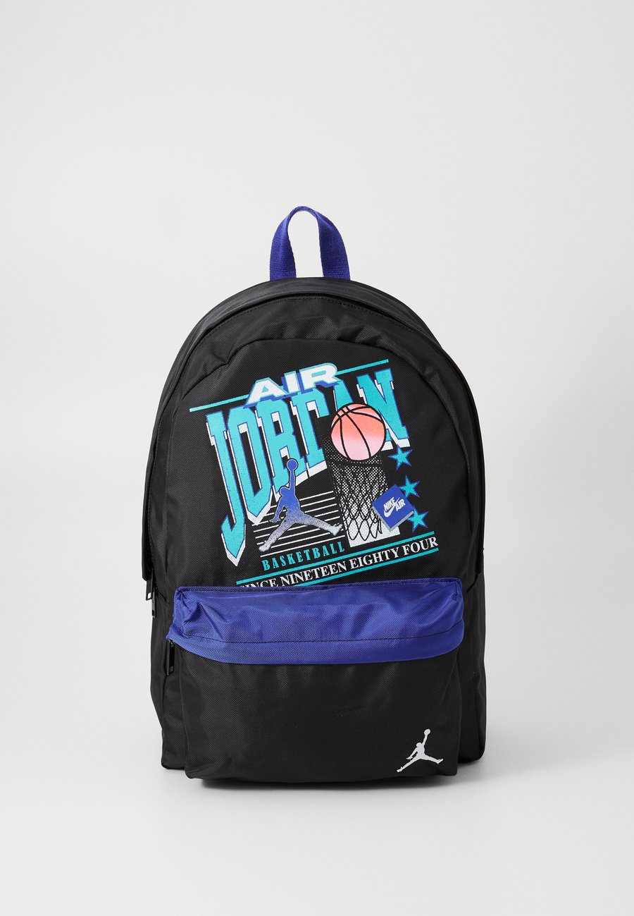 Рюкзак Jordan JAM 84 BACKPACK UNISEX, Black/Multi-Coloured/Black
Рюкзак Jordan JAM 84 BACKPACK UNISEX, Black/Multi-Coloured/Black