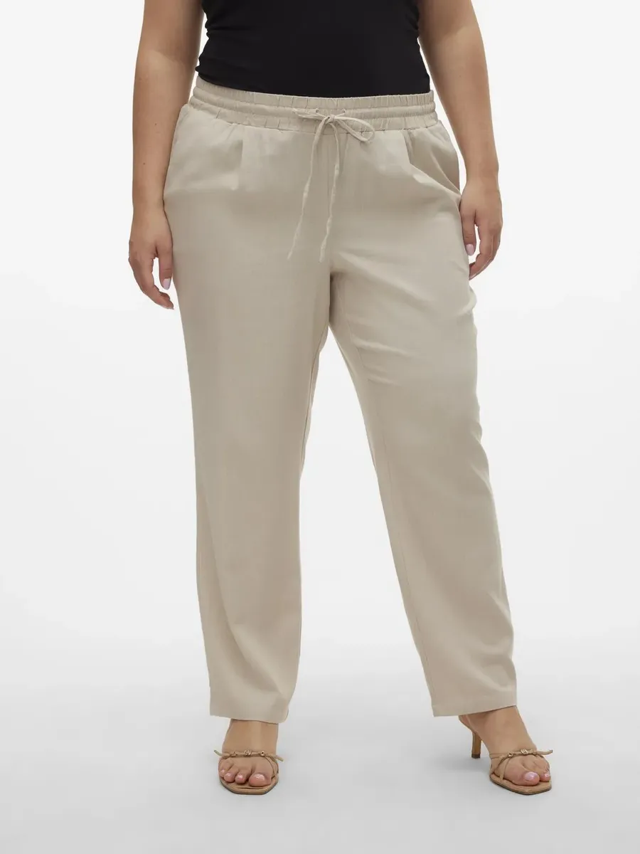 Брюки без застежки Vero Moda Curve "VMJESMILO ANKLE PANTS WVN GA NOOS CUR", цвет Silver Lining
Брюки без застежки Vero Moda Curve "VMJESMILO ANKLE PANTS WVN GA NOOS CUR", цвет Silver Lining