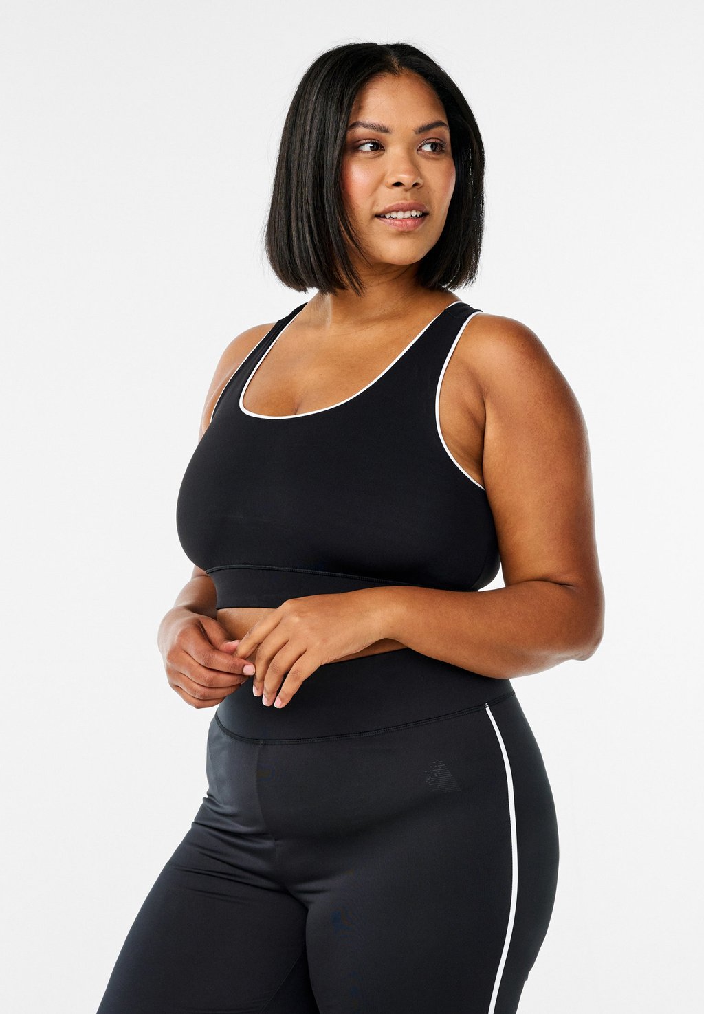 Бюстье MIT RACERBACK UND KONTRASTPASPEL Active by Zizzi, черный
Бюстье MIT RACERBACK UND KONTRASTPASPEL Active by Zizzi, черный