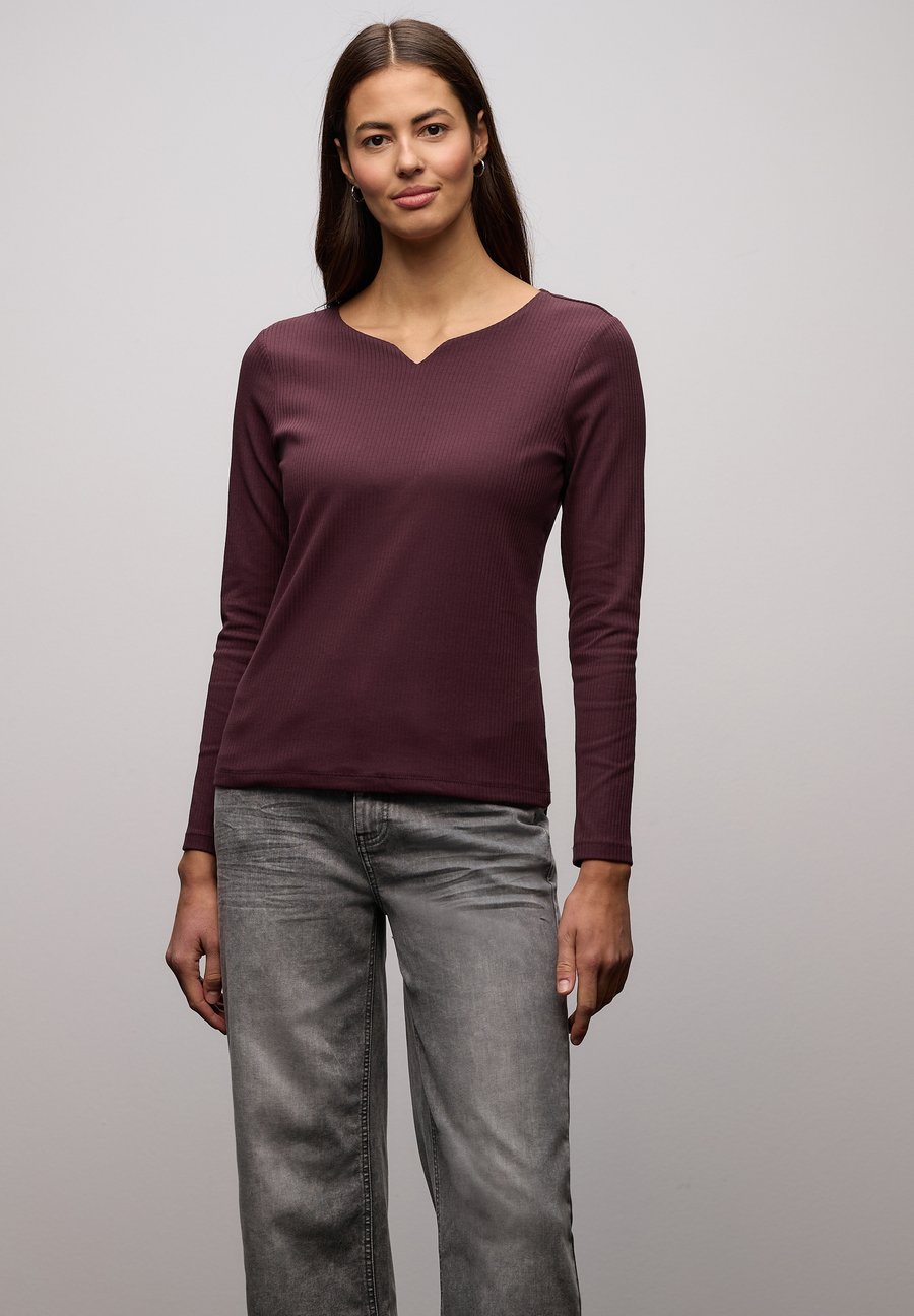 Топ Street One Long sleeved top, Rot/Berry
Топ Street One Long sleeved top, Rot/Berry