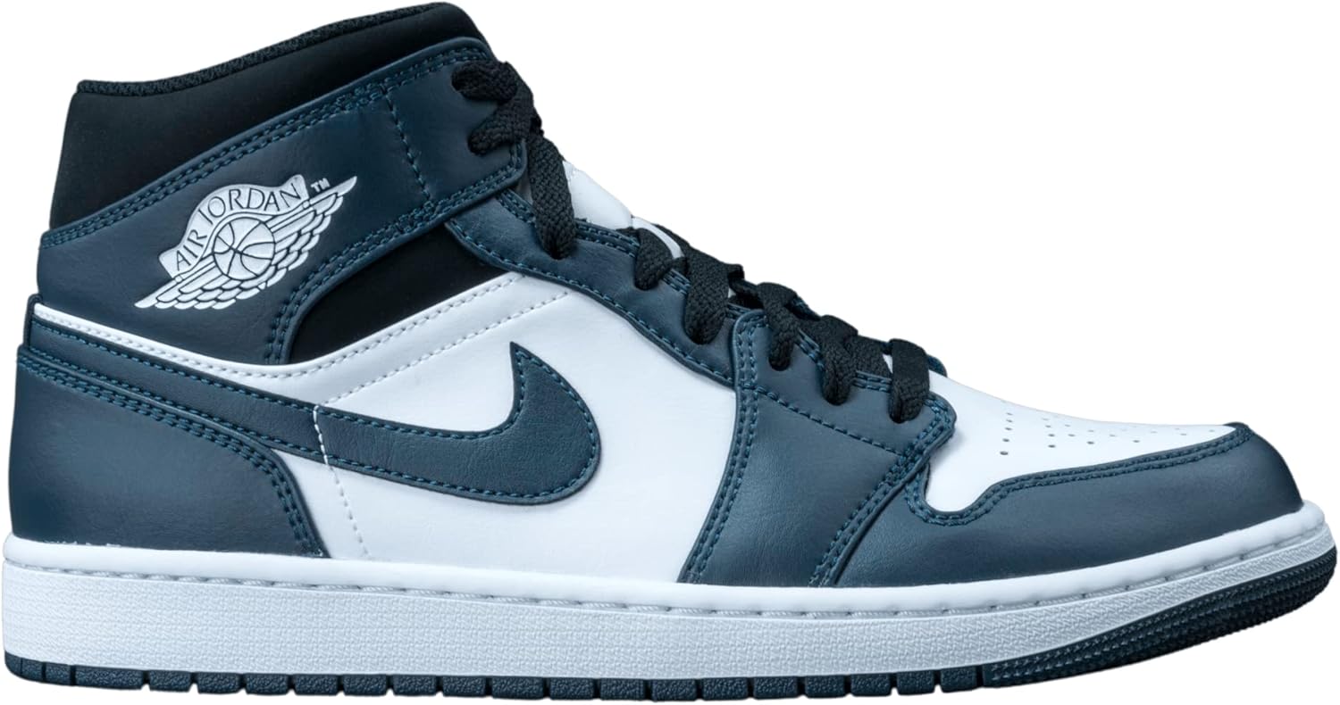 AIR Jordan Мужские кроссовки Classic, Armory Navy White Black
AIR Jordan Мужские кроссовки Classic, Armory Navy White Black