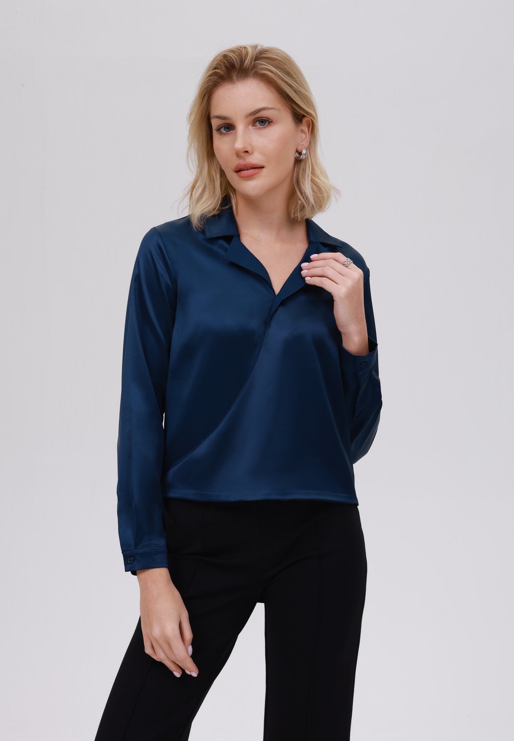 Блуза Anna Field, темно-синий
Блуза Anna Field, темно-синий
