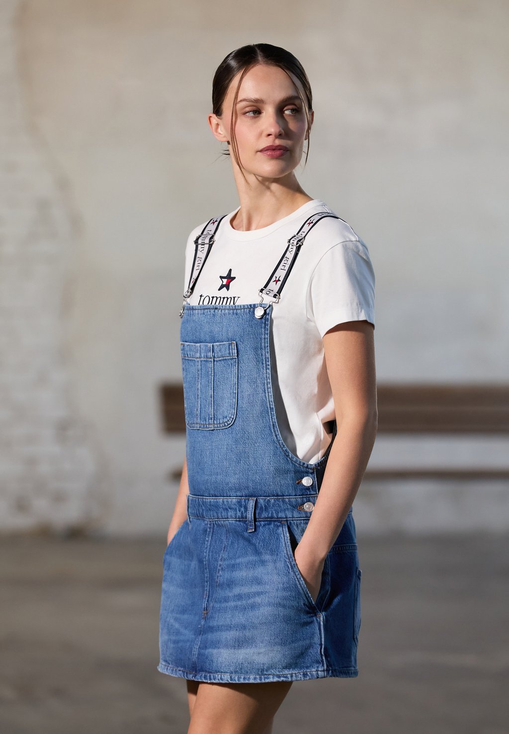 Джинсовое платье GIRL DUNGAREE DRESS Tommy Jeans, цвет Indigo Wash/Ecru
Джинсовое платье GIRL DUNGAREE DRESS Tommy Jeans, цвет Indigo Wash/Ecru