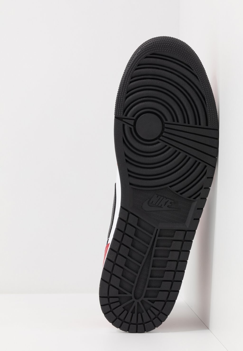 Высокие кеды Air Jordan 1 Mid Jordan, красный
Высокие кеды Air Jordan 1 Mid Jordan, красный