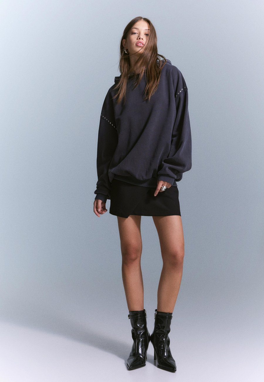 Худи Bershka Hoodie, Grey
Худи Bershka Hoodie, Grey