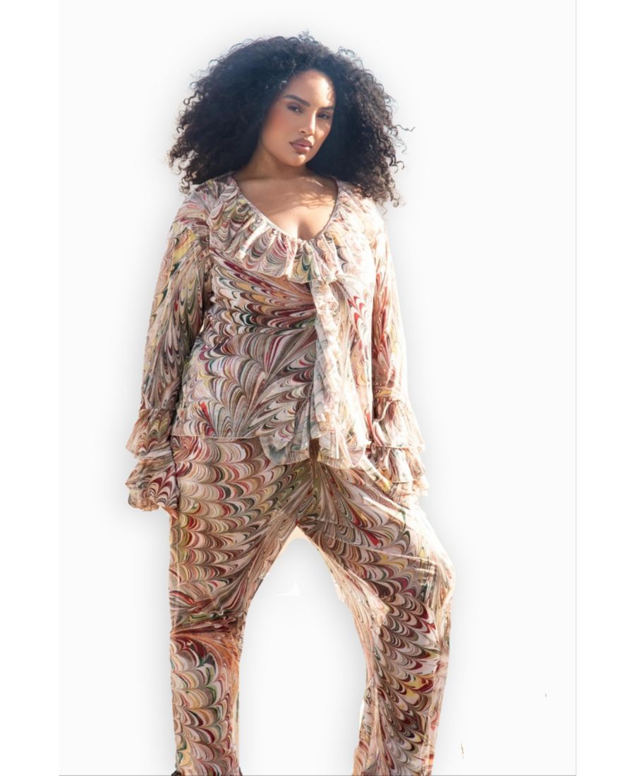 Женская блузка с V-образным вырезом, оборками и принтом в курортном стиле FASHION-SZN CURVE, Beige
Женская блузка с V-образным вырезом, оборками и принтом в курортном стиле FASHION-SZN CURVE, Beige