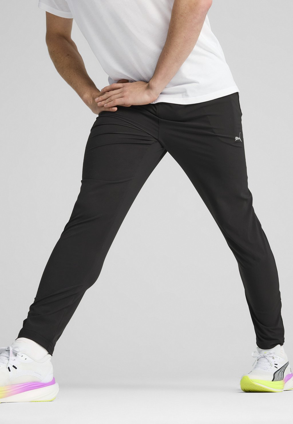 Спортивные брюки M RUN VELOCITY TAPERED Puma, черный
Спортивные брюки M RUN VELOCITY TAPERED Puma, черный