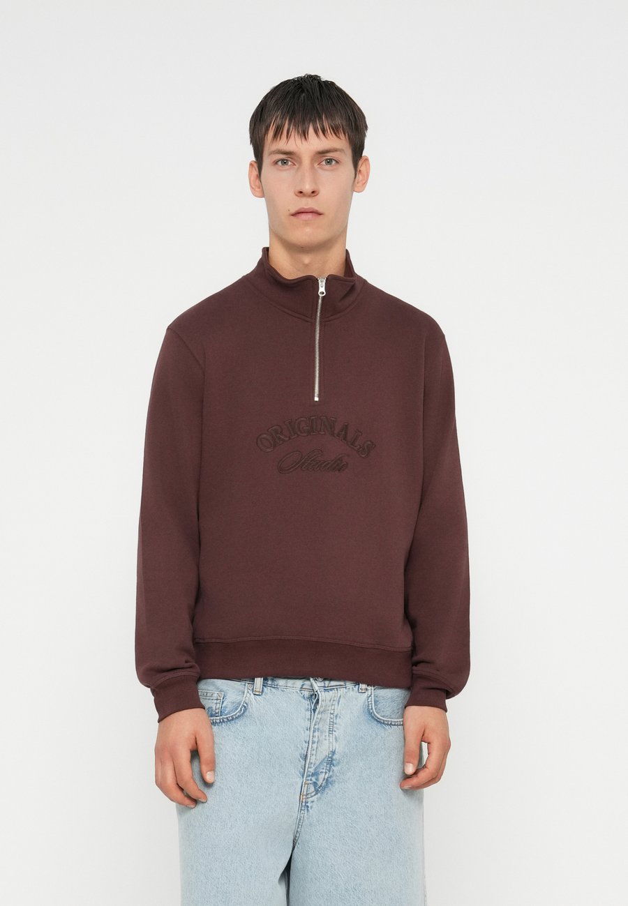 Толстовка Jack & Jones JORBLEECKER BRANDING HIGH NECK, Deep Mahogany/Dark Brown
Толстовка Jack & Jones JORBLEECKER BRANDING HIGH NECK, Deep Mahogany/Dark Brown