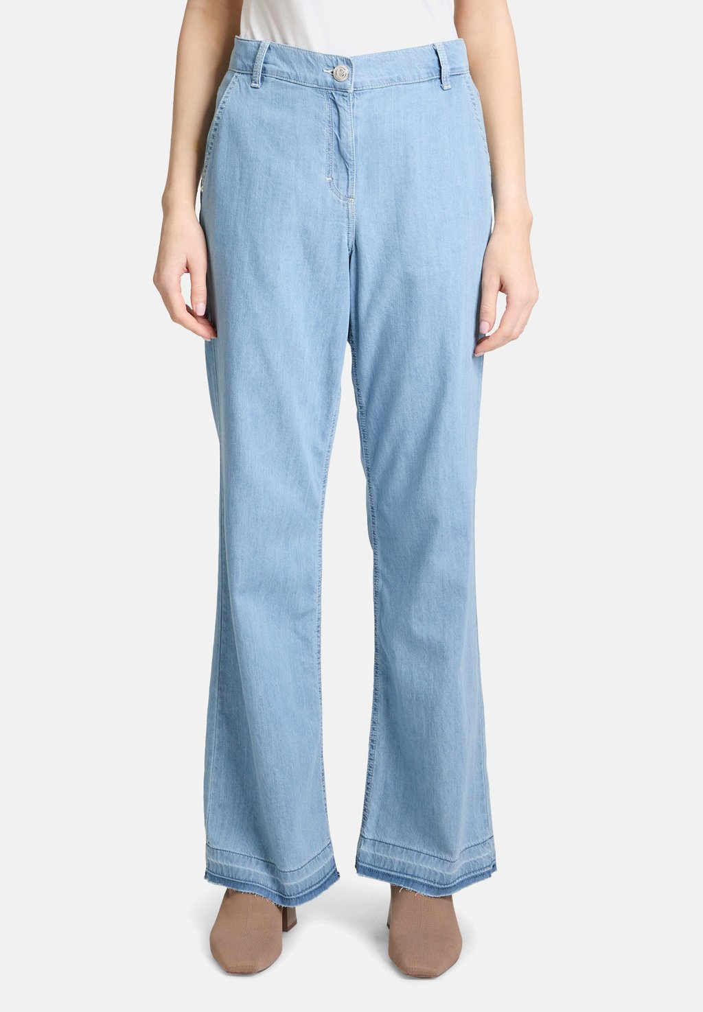 Расклешенные джинсы MIT OFFENEM SAUM Betty Barclay, синий
Расклешенные джинсы MIT OFFENEM SAUM Betty Barclay, синий