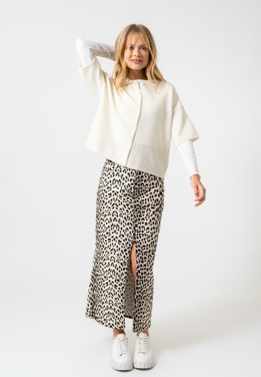 Кардиган OH APRIL VINA TEE, Soft Sand/Sand
Кардиган OH APRIL VINA TEE, Soft Sand/Sand