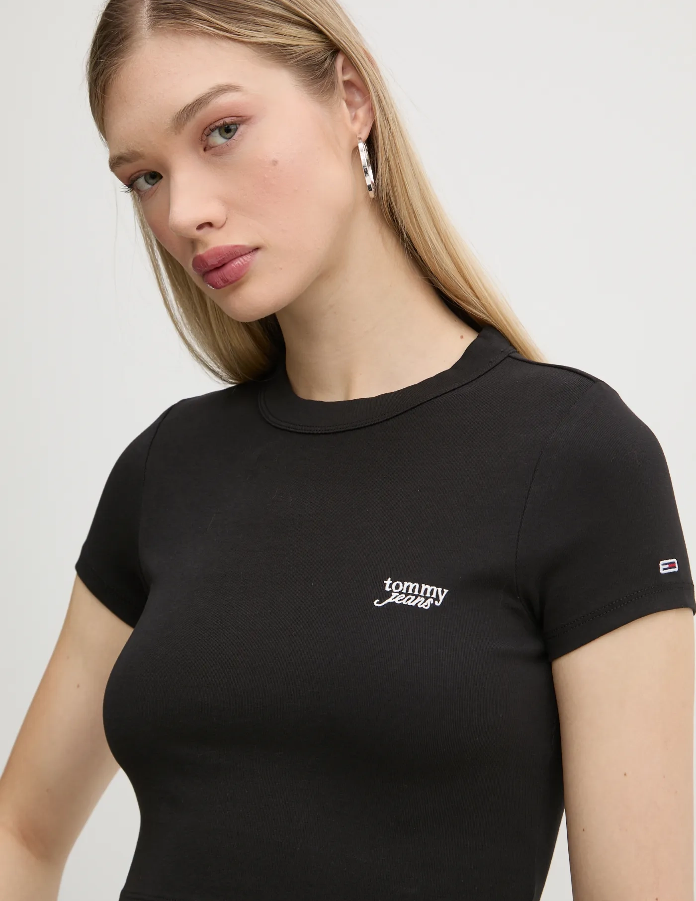 Футболка Tommy Jeans, черный
Футболка Tommy Jeans, черный