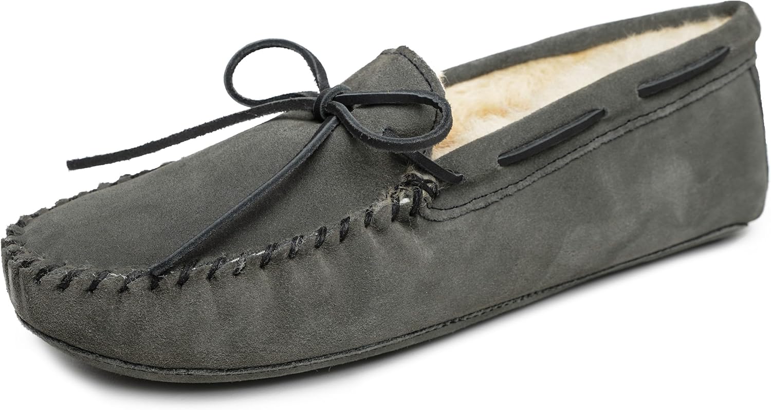 Мужские мокасины Minnetonka из овчины с мягкой кожаной подошвой, серый
Мужские мокасины Minnetonka из овчины с мягкой кожаной подошвой, серый