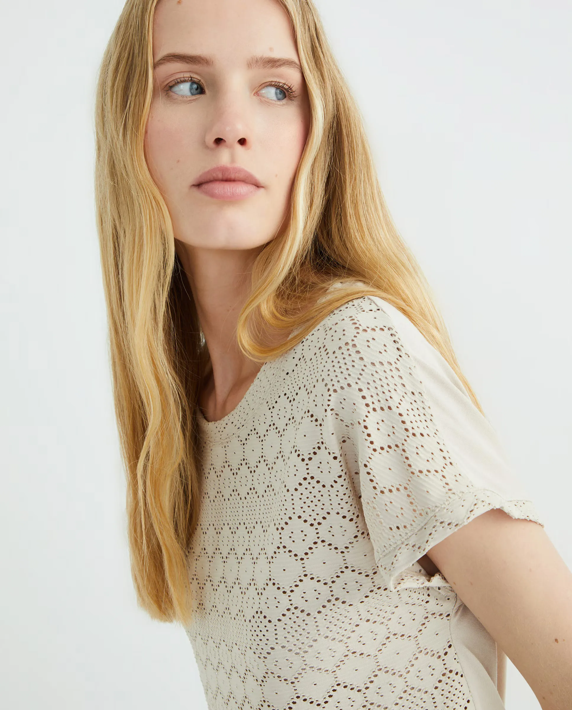 Женская футболка с круглым вырезом и удлиненным рукавом Escorpion, бежевый
Женская футболка с круглым вырезом и удлиненным рукавом Escorpion, бежевый