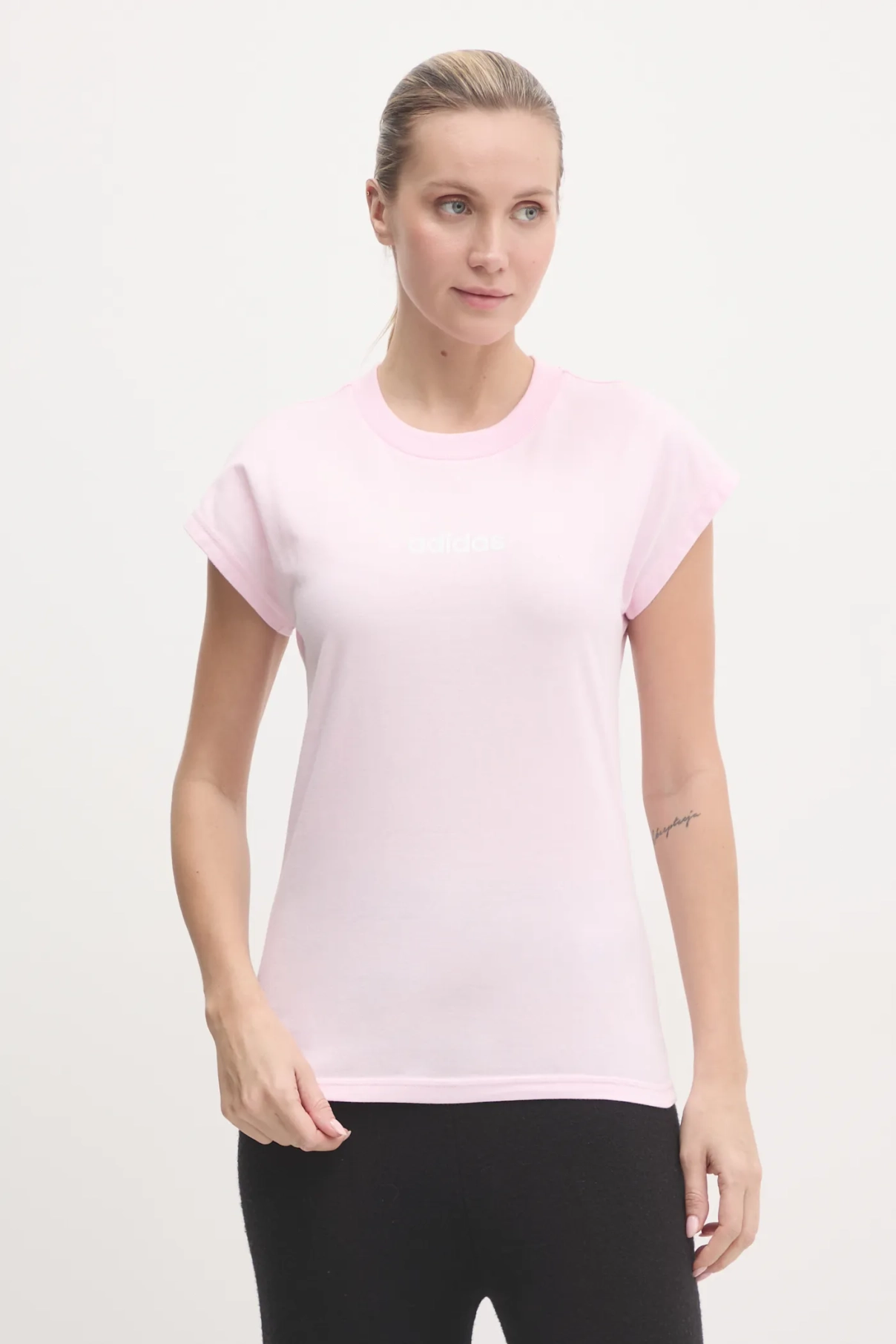 Футболка Essentials Linear из хлопка adidas, розовый
Футболка Essentials Linear из хлопка adidas, розовый