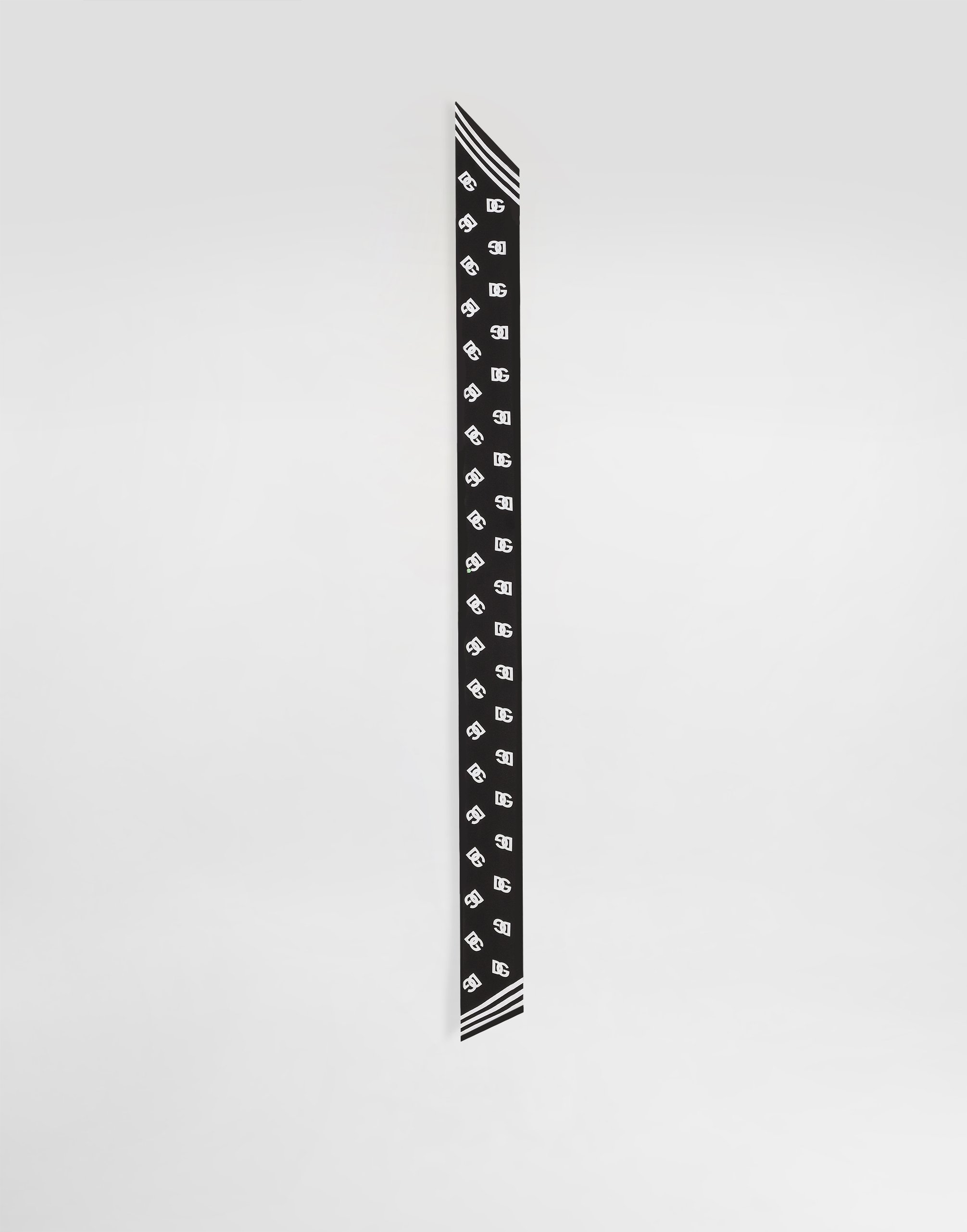 Твиловый платок с принтом dg по всей поверхности Dolce & Gabbana, принт
Твиловый платок с принтом dg по всей поверхности Dolce & Gabbana, принт