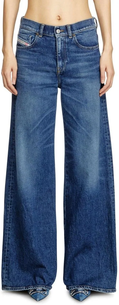 Diesel 1978 D-AKEMI расклешенные джинсы
Diesel 1978 D-AKEMI расклешенные джинсы